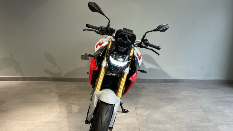 BMW F900 R A2